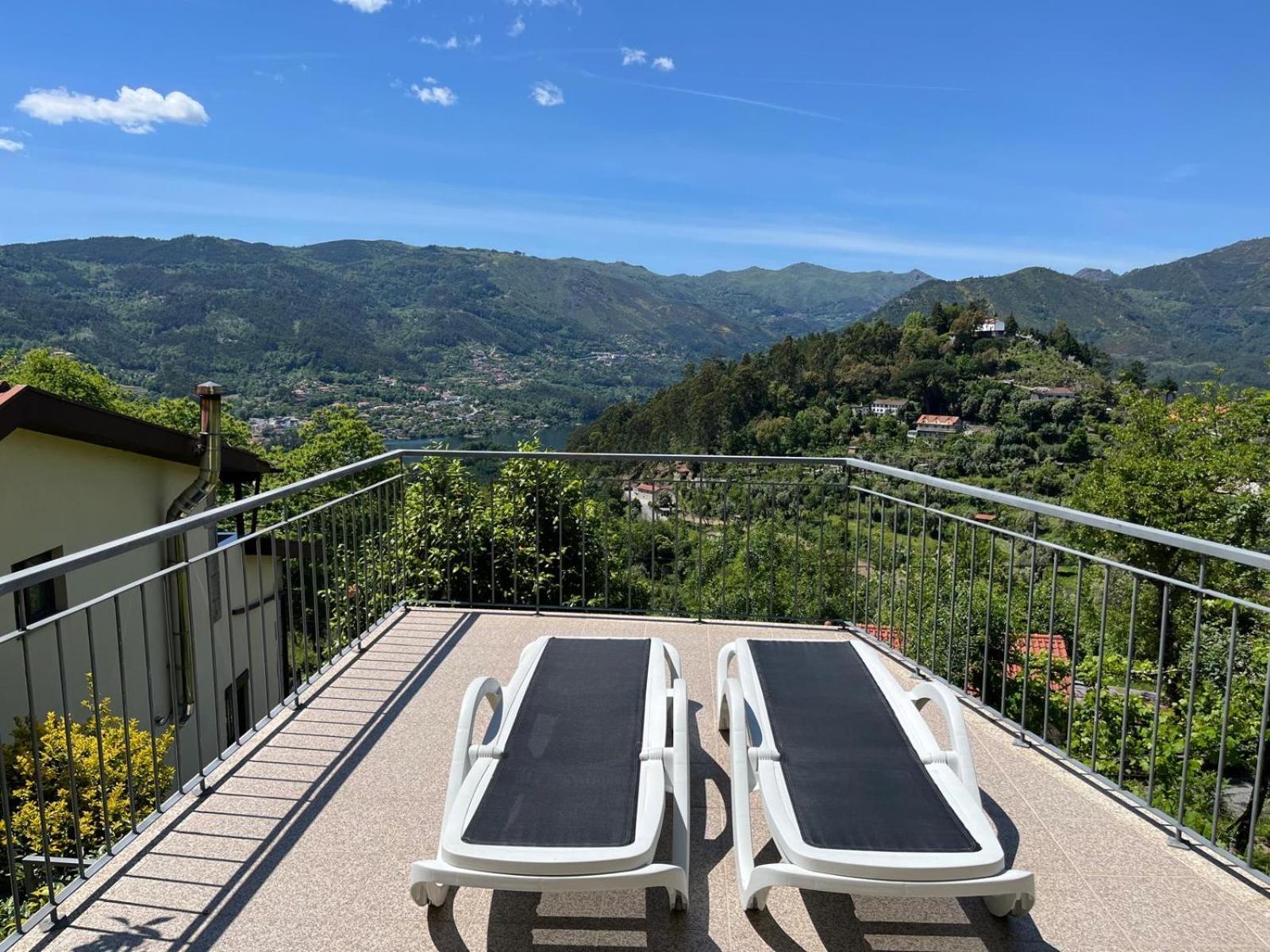 Apartamento Casa De Casarelhos - Vistas Rio, Campo E Montanha - Lareira Gerês Exterior foto